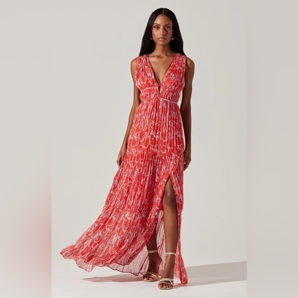 ASTR The Label Pescadero Chiffon Pleated Maxi Dress in Red Orange Abstract Sz XS